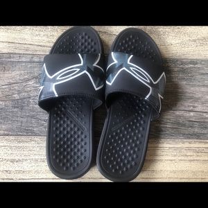 Under armour slides